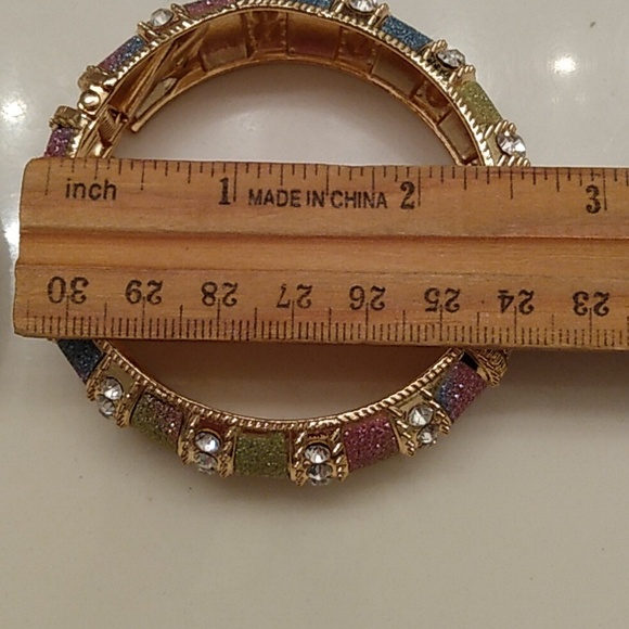 Gorgeous Bangel Bracelet - Picture 7 of 8